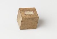 M 11807
<br/>
Chaux carbonatée cuboïde
<br/>
<em>Häuy, René Just</em>